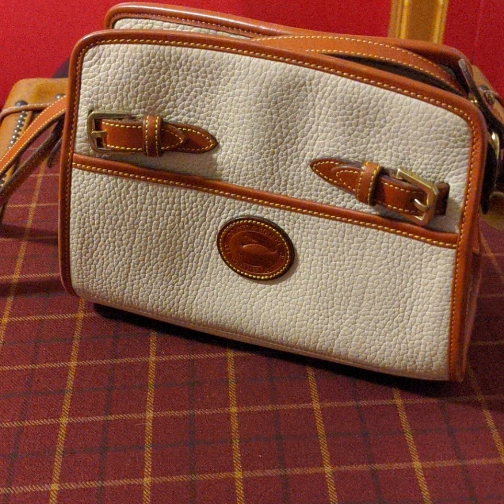 Dooney and Bourke vintage crossbody bag